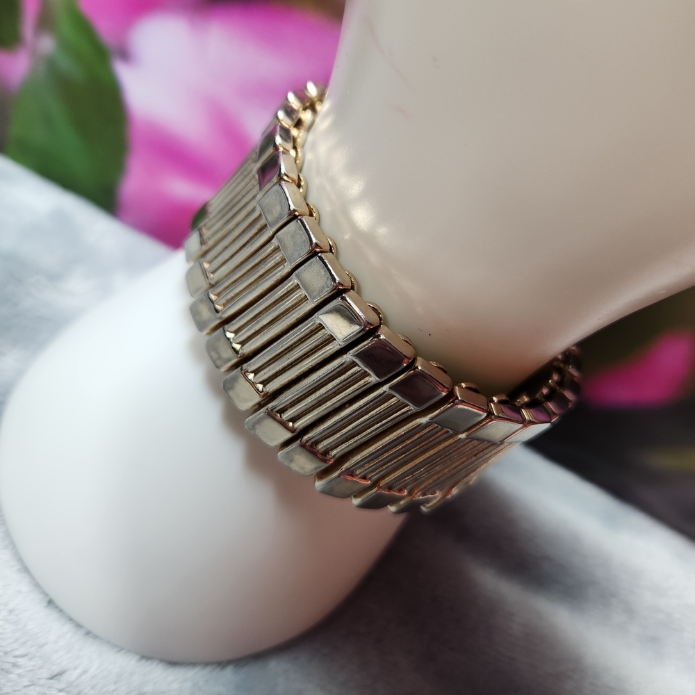Gold Bracelet with Unique Modern Design and Ribbed Texture